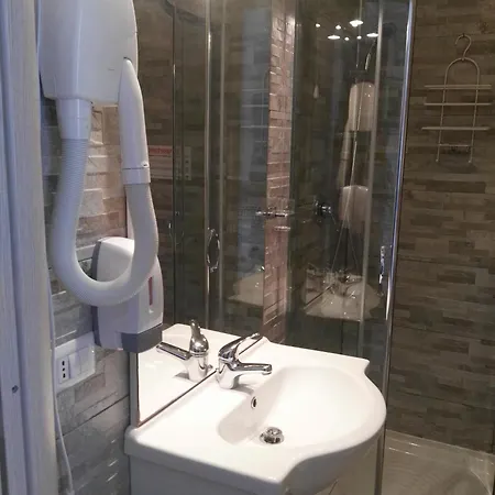 阿格堤沙露斯堤亚尼早餐加住宿酒店